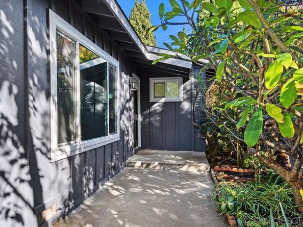 601 Corona Ct, Vista CA 92081