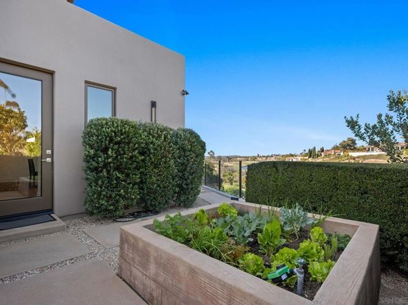 6968 Saint Andrews Rd, Rancho Santa Fe CA 92067