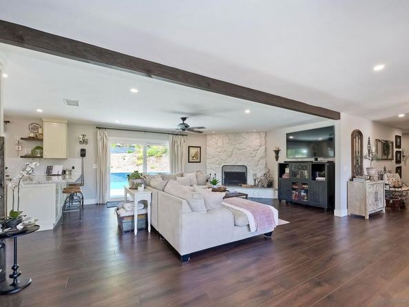 660 Via Rancho Pkwy, Escondido CA 92029