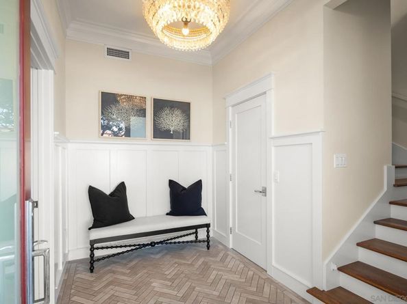 420 1st St, Coronado CA 92118