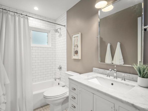 420 1st St, Coronado CA 92118