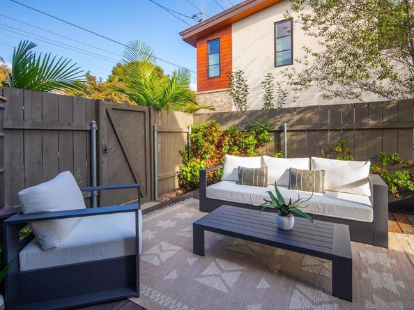 420 1st St, Coronado CA 92118