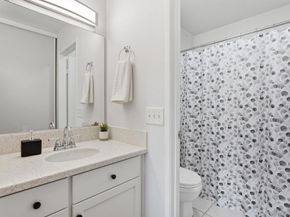 8485 Westmore RD APT 40, San Diego CA 92126