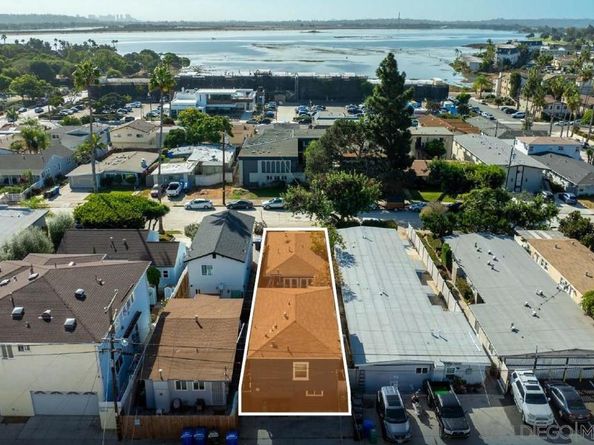 2136 Reed St, San Diego CA 92109