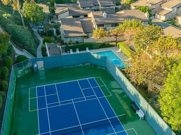 4718 Amberwood Ct, Carlsbad CA 92008