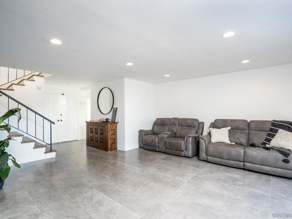 4718 Amberwood Ct, Carlsbad CA 92008