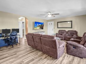 188 S Lincoln Ave 14, El Cajon CA 92020