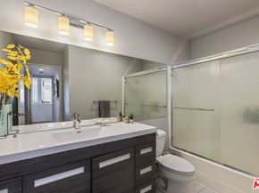 1535 S Bentley Avenue 301, Los Angeles CA 90025