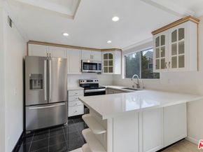 18316 Hatteras Street 21, Tarzana CA 91356