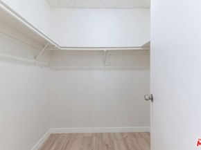 18316 Hatteras Street 21, Tarzana CA 91356