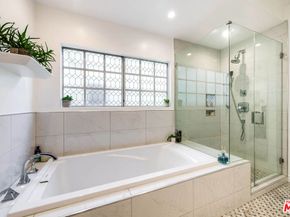 4444 Moorpark Way 202, Toluca Lake CA 91602
