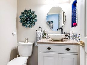 4444 Moorpark Way 202, Toluca Lake CA 91602