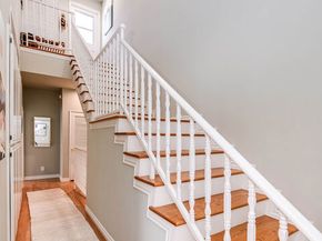 4444 Moorpark Way 202, Toluca Lake CA 91602