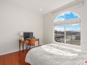 801 Lorraine Boulevard 301, Los Angeles CA 90005