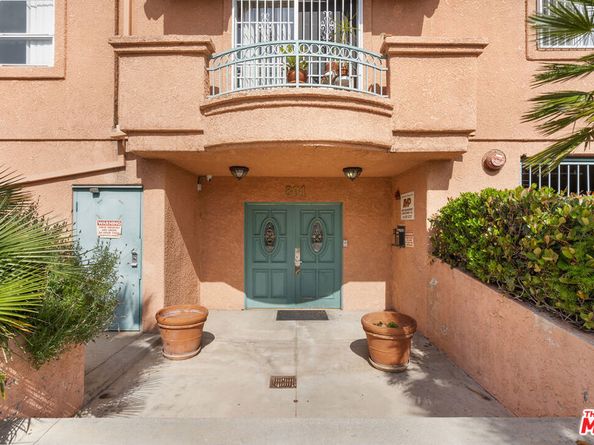 801 Lorraine Boulevard 301, Los Angeles CA 90005