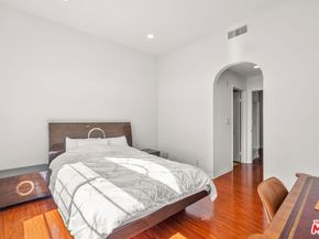 801 Lorraine Boulevard 301, Los Angeles CA 90005