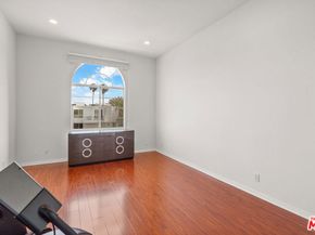 801 Lorraine Boulevard 301, Los Angeles CA 90005