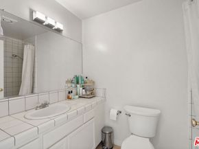 801 Lorraine Boulevard 301, Los Angeles CA 90005