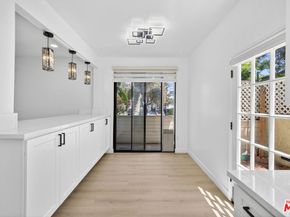 1754 11th Street 101, Santa Monica CA 90404