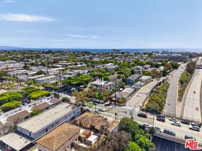 1754 11th Street 101, Santa Monica CA 90404