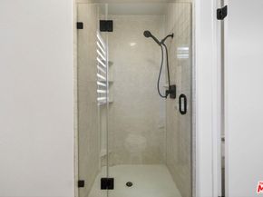 1754 11th Street 101, Santa Monica CA 90404