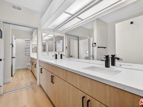 1754 11th Street 101, Santa Monica CA 90404