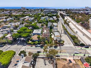 1754 11th Street 101, Santa Monica CA 90404