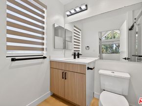 1754 11th Street 101, Santa Monica CA 90404