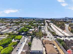 1754 11th Street 101, Santa Monica CA 90404
