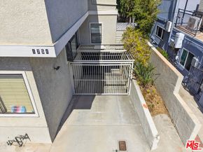 1754 11th Street 101, Santa Monica CA 90404
