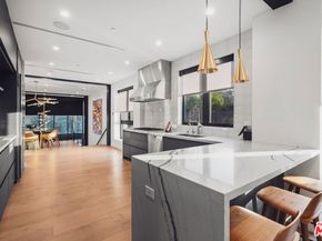 303 Venice Way, Venice CA 90291