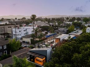 303 Venice Way, Venice CA 90291