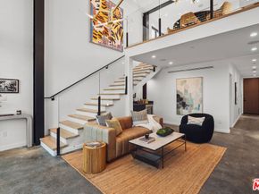 303 Venice Way, Venice CA 90291