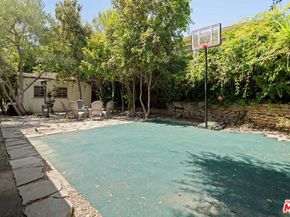 560 Loring Avenue, Los Angeles CA 90024