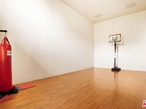 1942 Grace Avenue 118, Los Angeles CA 90068