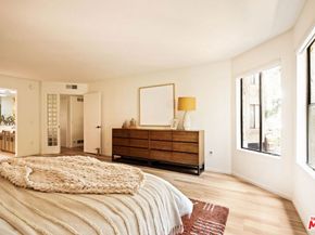 1942 Grace Avenue 118, Los Angeles CA 90068