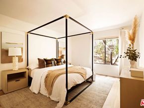 1942 Grace Avenue 118, Los Angeles CA 90068