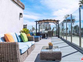 901 Ocean Avenue, Santa Monica CA 90403