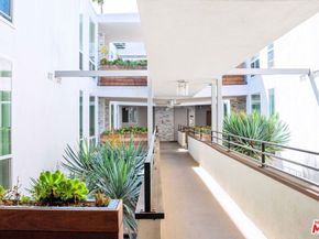 901 Ocean Avenue, Santa Monica CA 90403