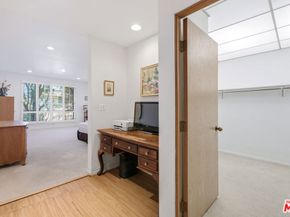 4454 Ventura Canyon Avenue 105, Sherman Oaks CA 91423