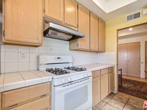 4454 Ventura Canyon Avenue 105, Sherman Oaks CA 91423