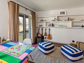 211 S Muirfield Road, Los Angeles CA 90004