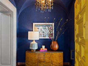 211 S Muirfield Road, Los Angeles CA 90004