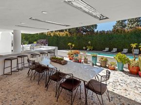 211 S Muirfield Road, Los Angeles CA 90004