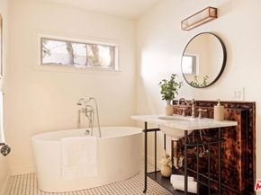 4818 Bonvue Avenue, Los Angeles CA 90027