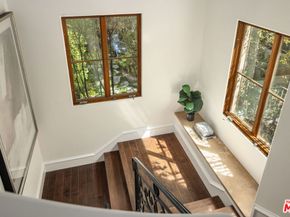 587 Entrada Drive, Santa Monica CA 90402