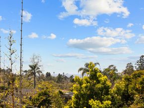 587 Entrada Drive, Santa Monica CA 90402