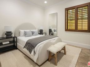 587 Entrada Drive, Santa Monica CA 90402