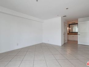 7320 Hawthorn Avenue 207, Los Angeles CA 90046