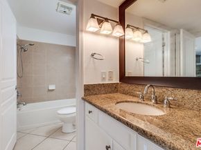 7320 Hawthorn Avenue 207, Los Angeles CA 90046